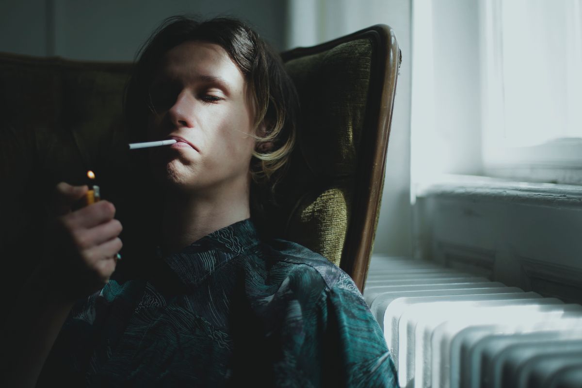 Cómo eliminar el olor a tabaco de un piso